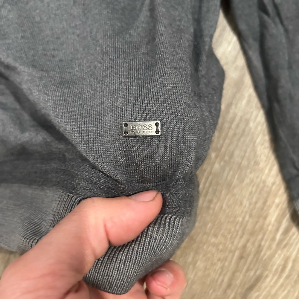 Hugo boss v neck